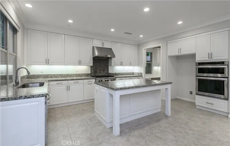 214 Shelbourne, Irvine, California 92620