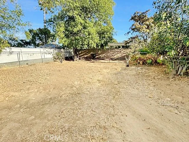 7450 Emerald Street, Riverside, California 92504 home-pic-10