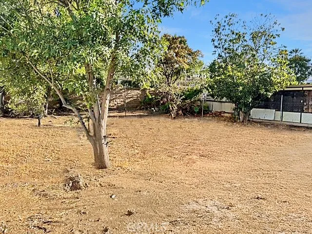 7450 Emerald Street, Riverside, California 92504 home-pic-9