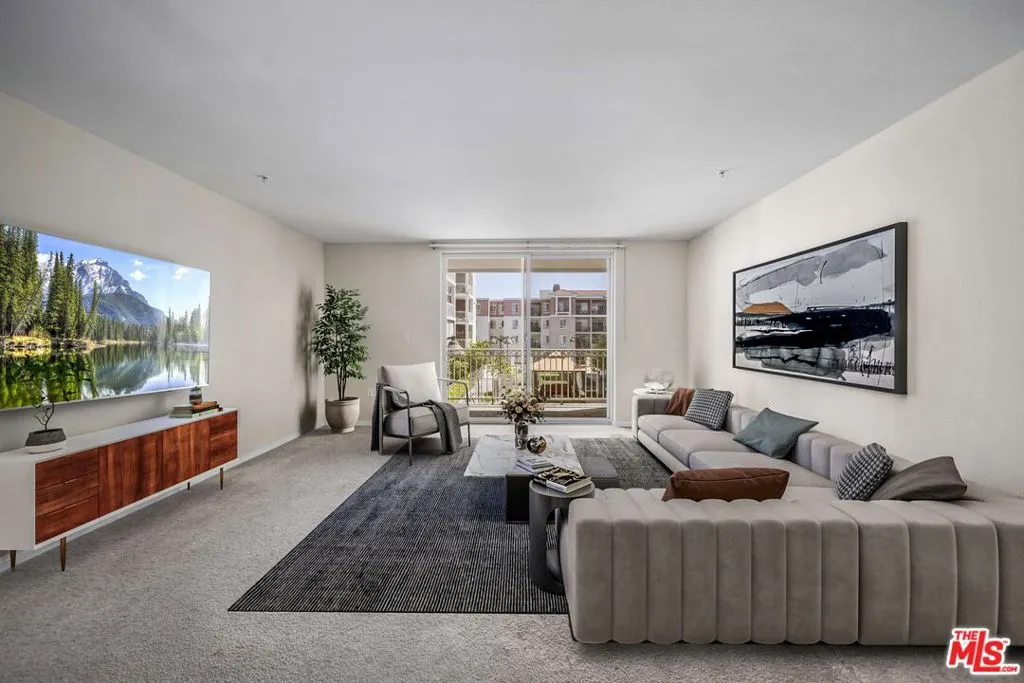 3740 Santa Rosalia Drive 212, Los Angeles, California 90008 home-pic-1