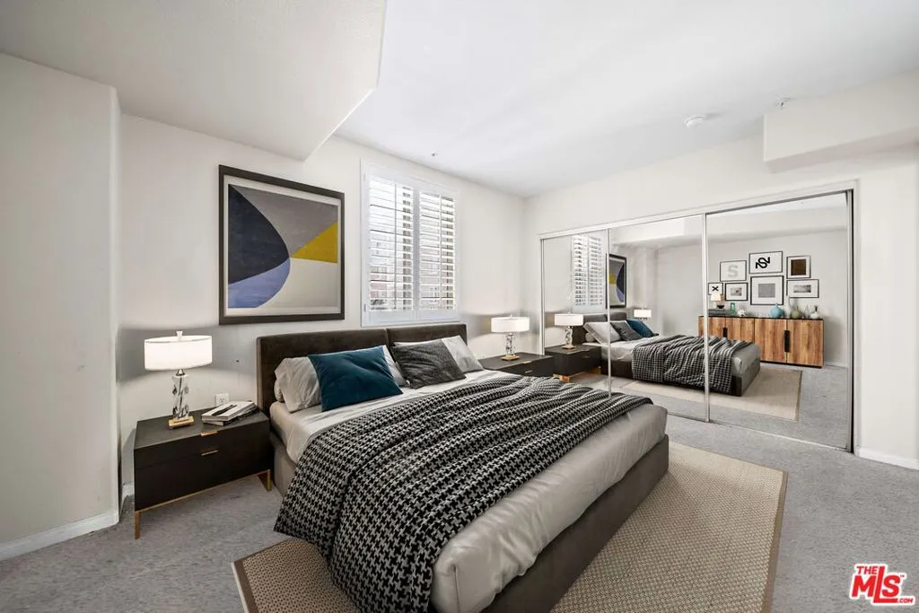 3740 Santa Rosalia Drive 212, Los Angeles, California 90008 home-pic-8