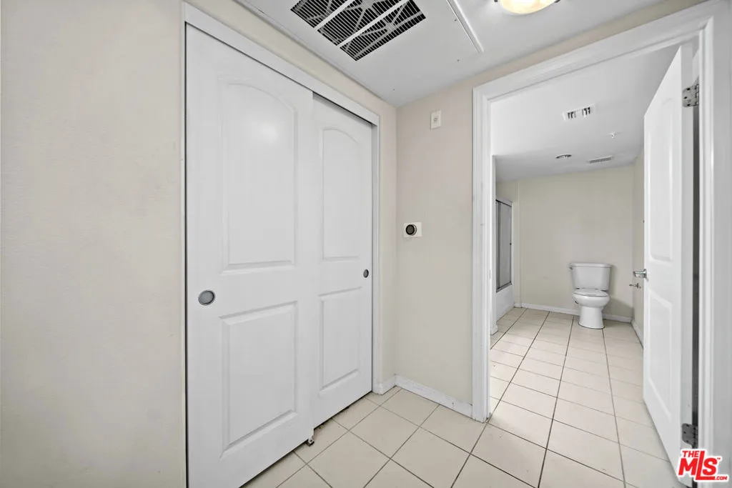3740 Santa Rosalia Drive 212, Los Angeles, California 90008 home-pic-9