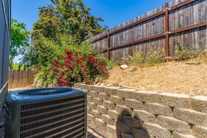 5689 Red Oak Drive, Ione, California 95640