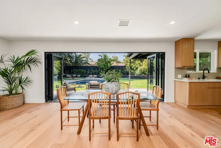 24125 Albers Street, Woodland Hills, California 91367