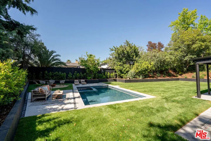 24125 Albers Street, Woodland Hills, California 91367
