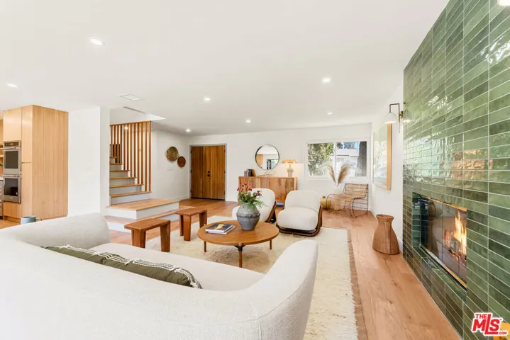 24125 Albers Street, Woodland Hills, California 91367