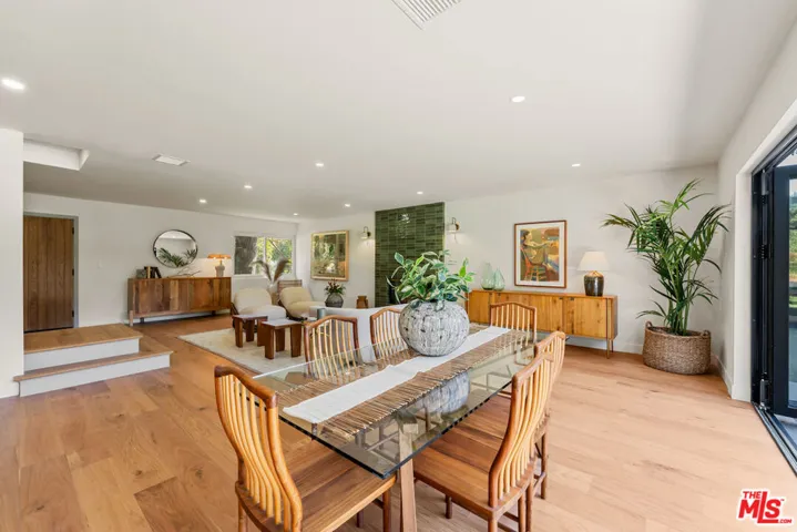 24125 Albers Street, Woodland Hills, California 91367