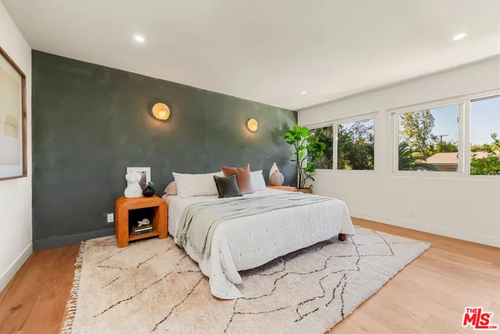 24125 Albers Street, Woodland Hills, California 91367