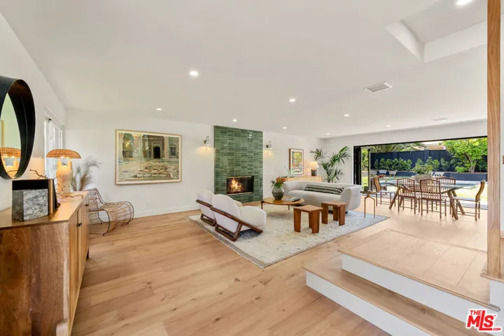 24125 Albers Street, Woodland Hills, California 91367