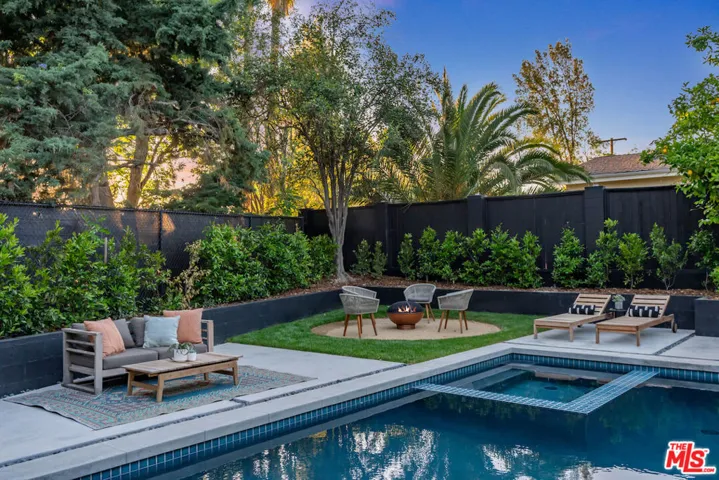 24125 Albers Street, Woodland Hills, California 91367