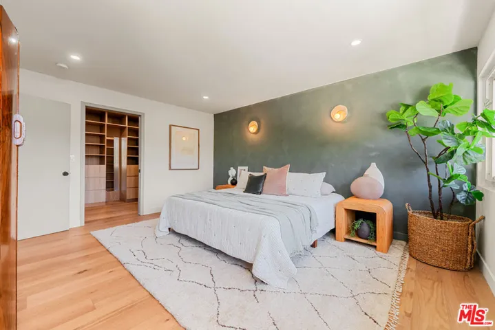 24125 Albers Street, Woodland Hills, California 91367