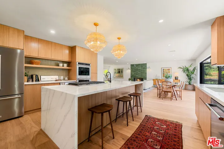 24125 Albers Street, Woodland Hills, California 91367