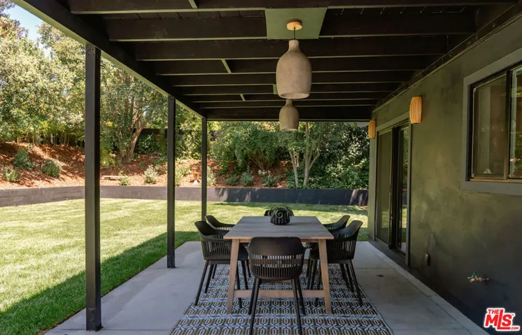 24125 Albers Street, Woodland Hills, California 91367