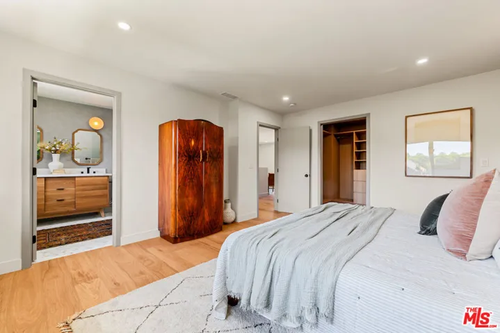 24125 Albers Street, Woodland Hills, California 91367