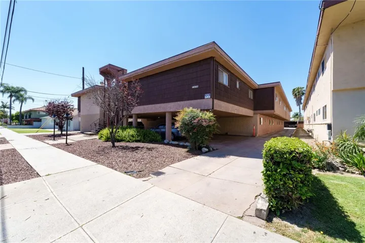 7836 Stewart And Gray Road, Downey, California 90241
