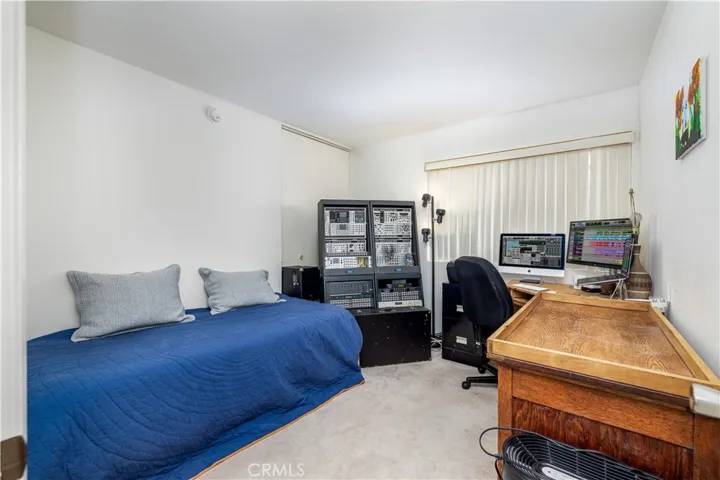 22137 Burbank Boulevard 7, Woodland Hills, California 91367