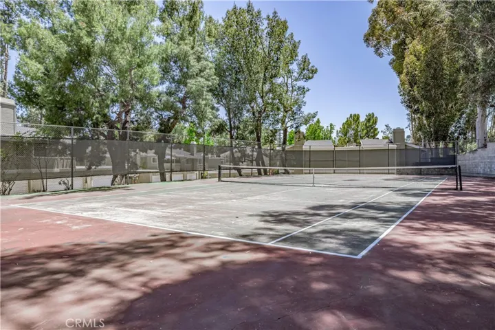 22137 Burbank Boulevard 7, Woodland Hills, California 91367