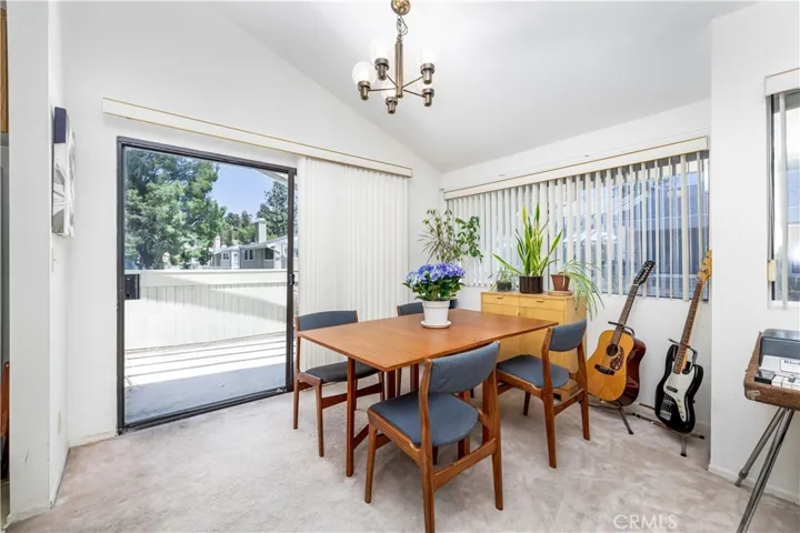 22137 Burbank Boulevard 7, Woodland Hills, California 91367