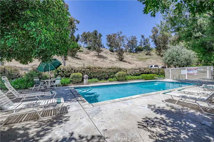 22137 Burbank Boulevard 7, Woodland Hills, California 91367