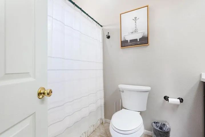 Primary Bedroom En Suite Bathroom