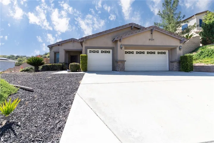 29248 Sandpiper Drive, Lake Elsinore, California 92530
