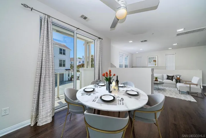 830 Harbor Cliff Way 284, Oceanside, California 92054