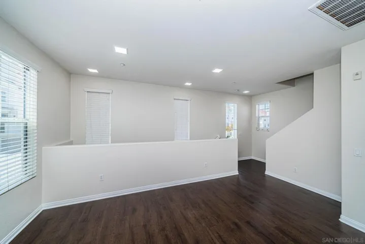 830 Harbor Cliff Way 284, Oceanside, California 92054