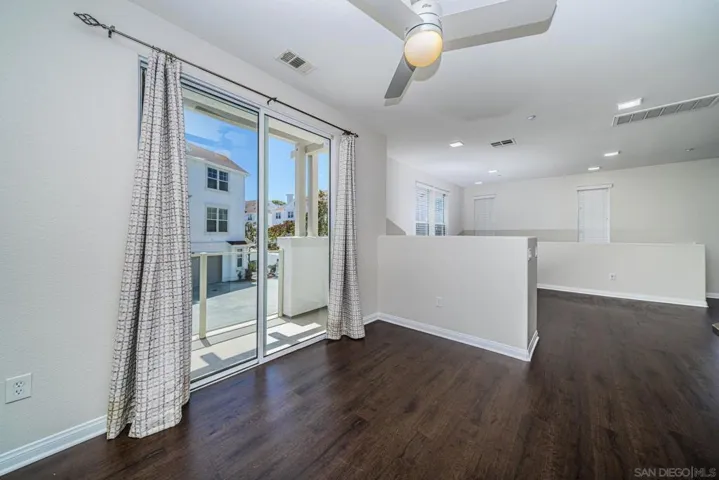 830 Harbor Cliff Way 284, Oceanside, California 92054