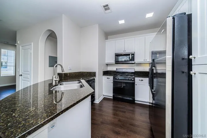 830 Harbor Cliff Way 284, Oceanside, California 92054