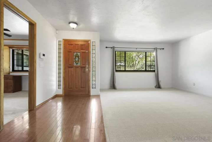 28116 Mountain Meadow Rd, Escondido, California 92026