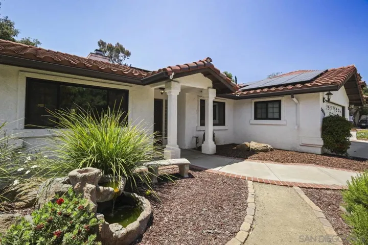 28116 Mountain Meadow Rd, Escondido, California 92026