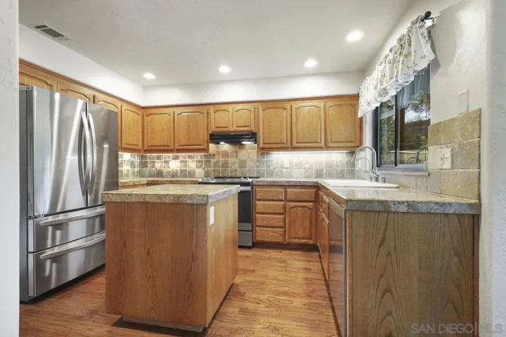 28116 Mountain Meadow Rd, Escondido, California 92026