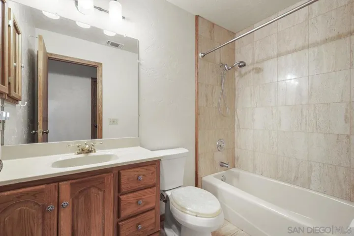 28116 Mountain Meadow Rd, Escondido, California 92026