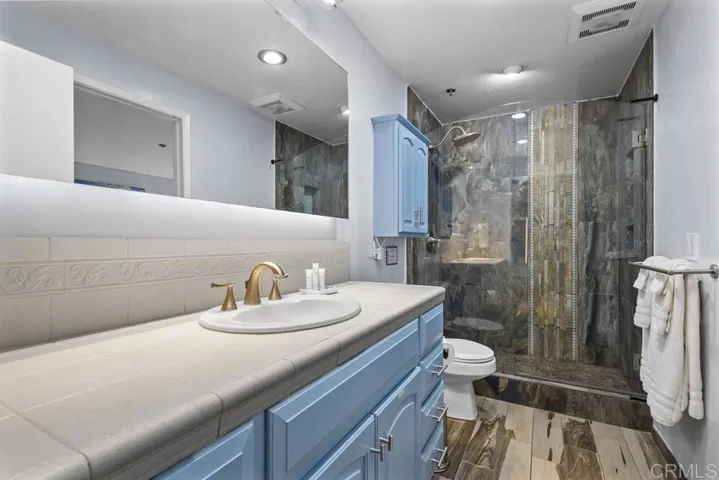 1251 Parker Place 2a, San Diego, California 92109