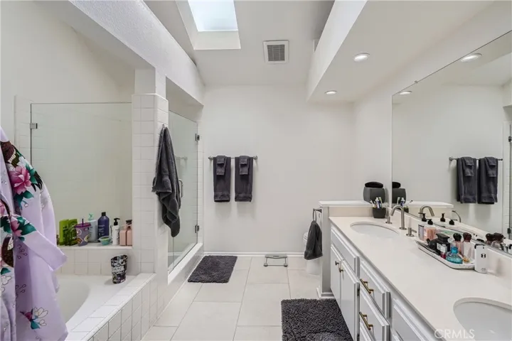 20065 Waterford Lane, Huntington Beach, California 92646