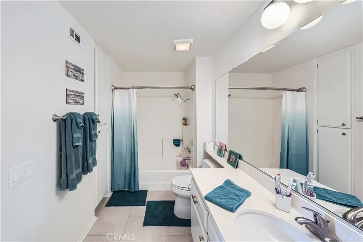 20065 Waterford Lane, Huntington Beach, California 92646
