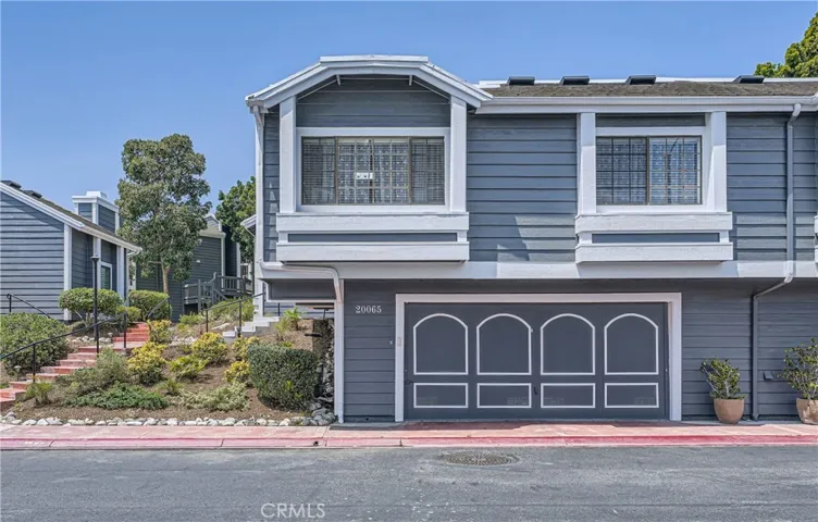 20065 Waterford Lane, Huntington Beach, California 92646