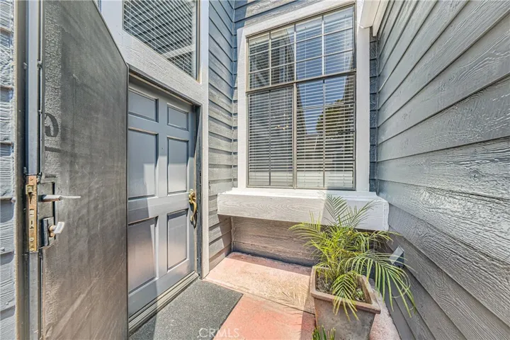 20065 Waterford Lane, Huntington Beach, California 92646