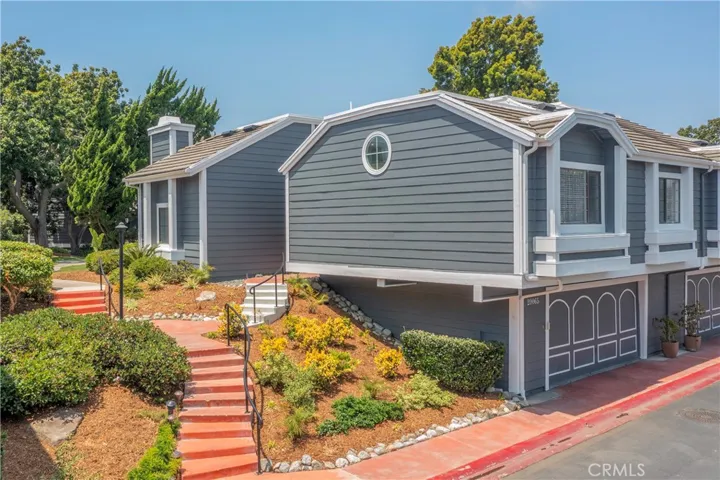 20065 Waterford Lane, Huntington Beach, California 92646