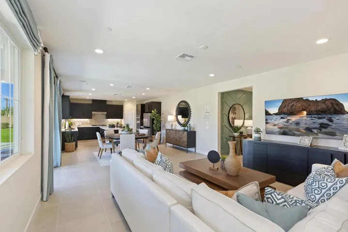 011_Interior View