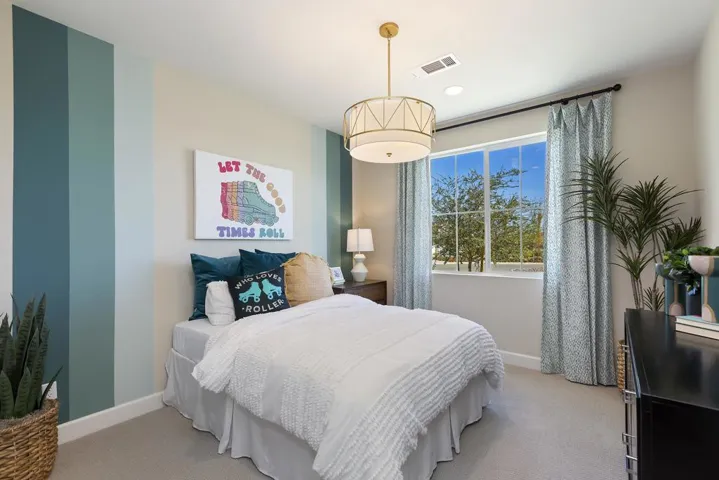 021_Bedroom