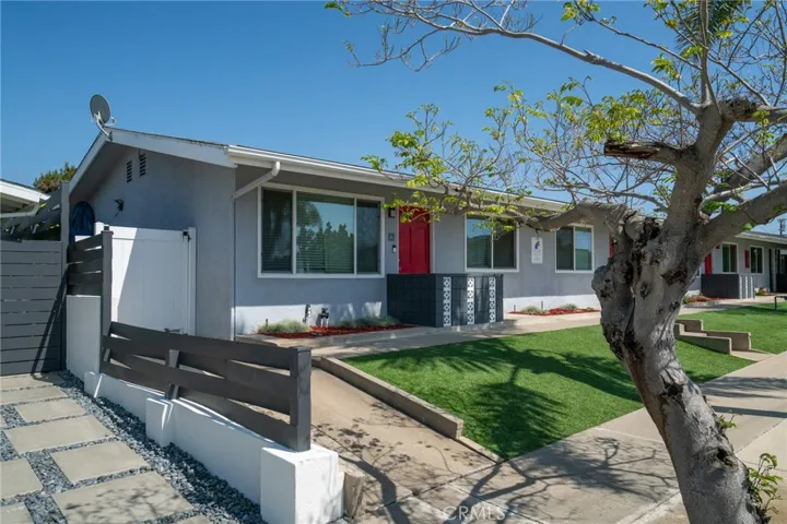 1762 Kenwood Place, Costa Mesa, California 92627