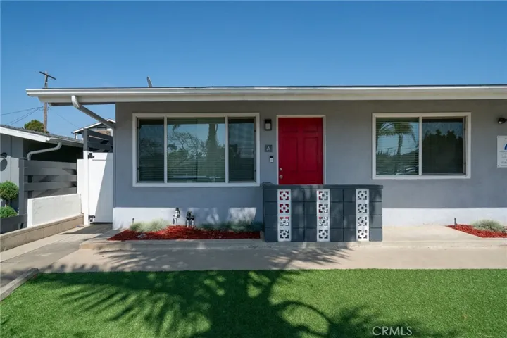 1762 Kenwood Place, Costa Mesa, California 92627