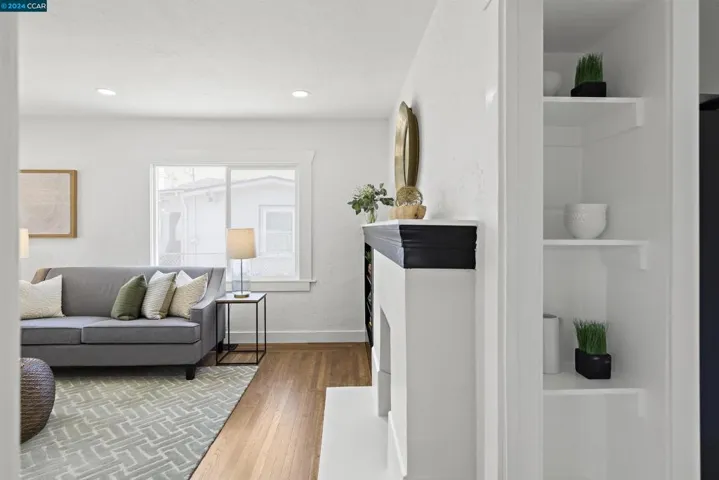 7207 Orral St, Oakland, California 94621
