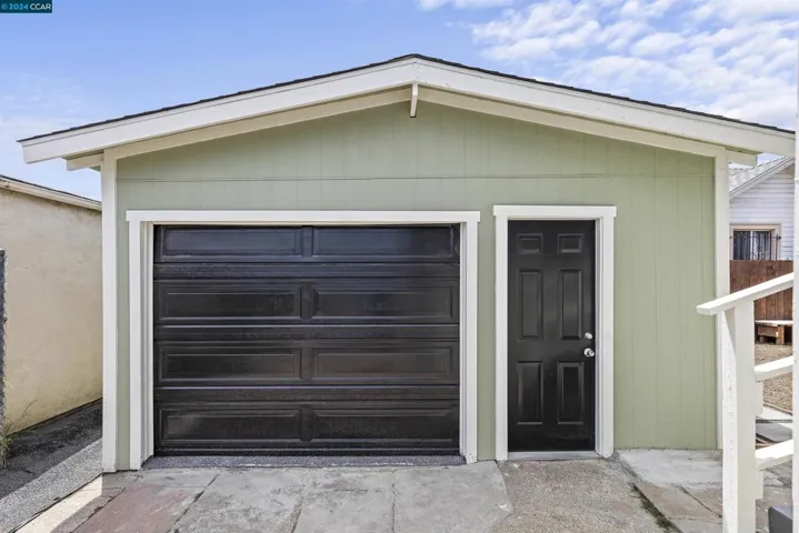 7207 Orral St, Oakland, California 94621