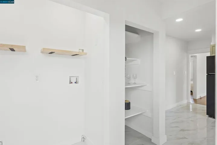 7207 Orral St, Oakland, California 94621