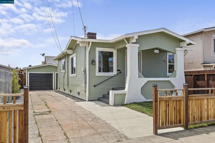 7207 Orral St, Oakland, California 94621