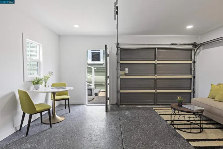7207 Orral St, Oakland, California 94621