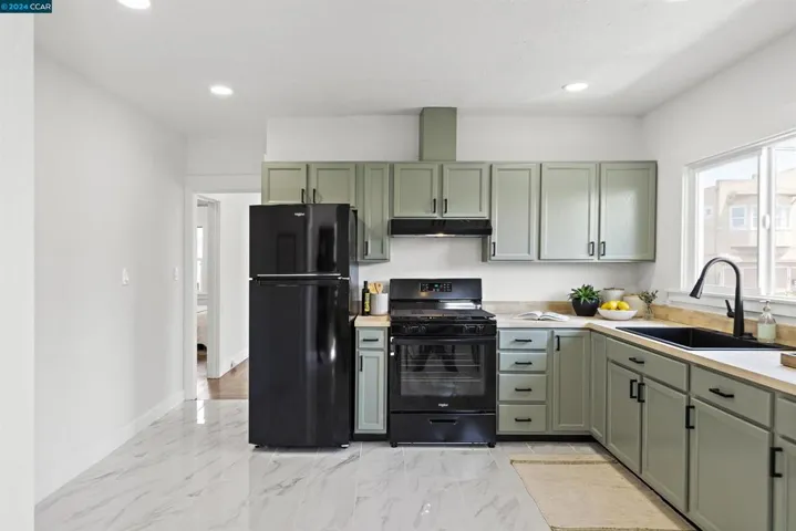 7207 Orral St, Oakland, California 94621