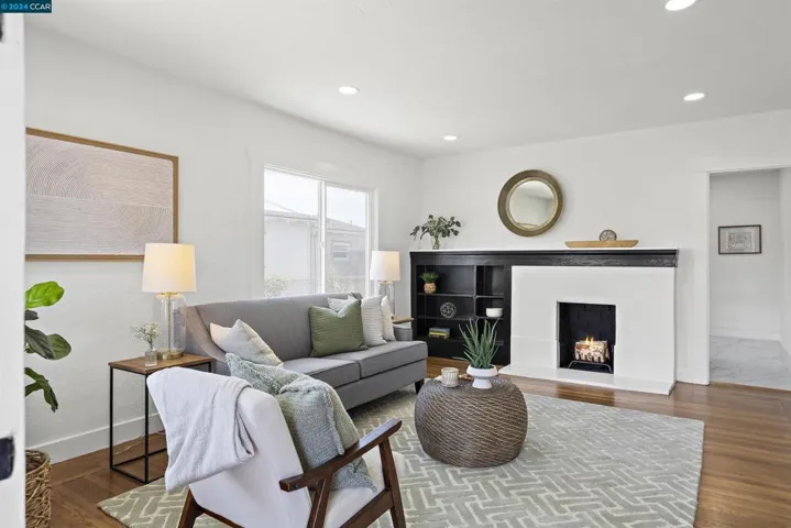 7207 Orral St, Oakland, California 94621